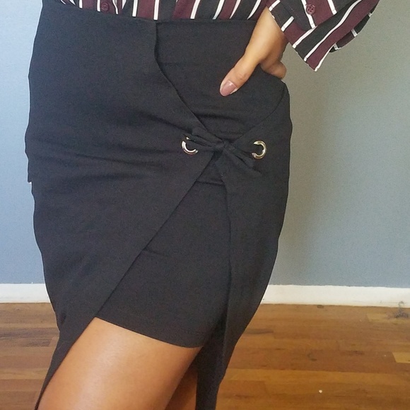🏷CLEARANCE SPLIT FRONT BLACK MIDI SKIRT - Picture 4 of 4